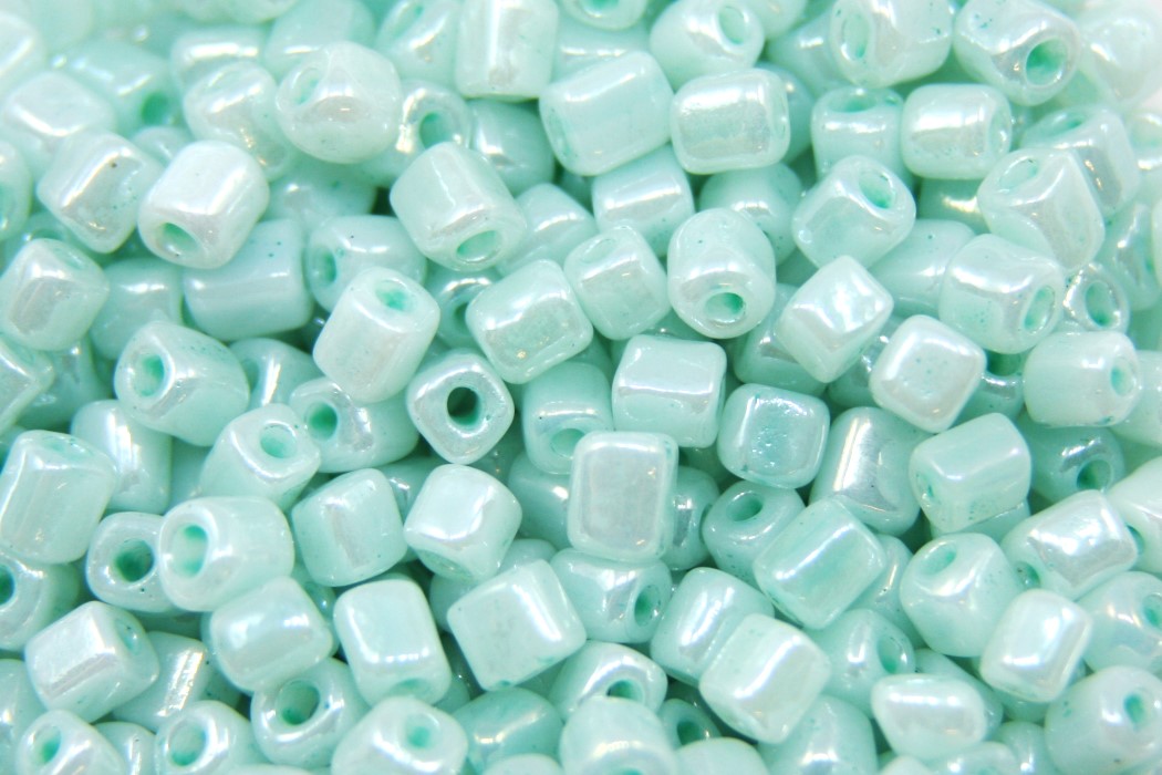 Seed beads, glass, shiny, cube, 3,5x2,5mm, Aqua, 25 gr