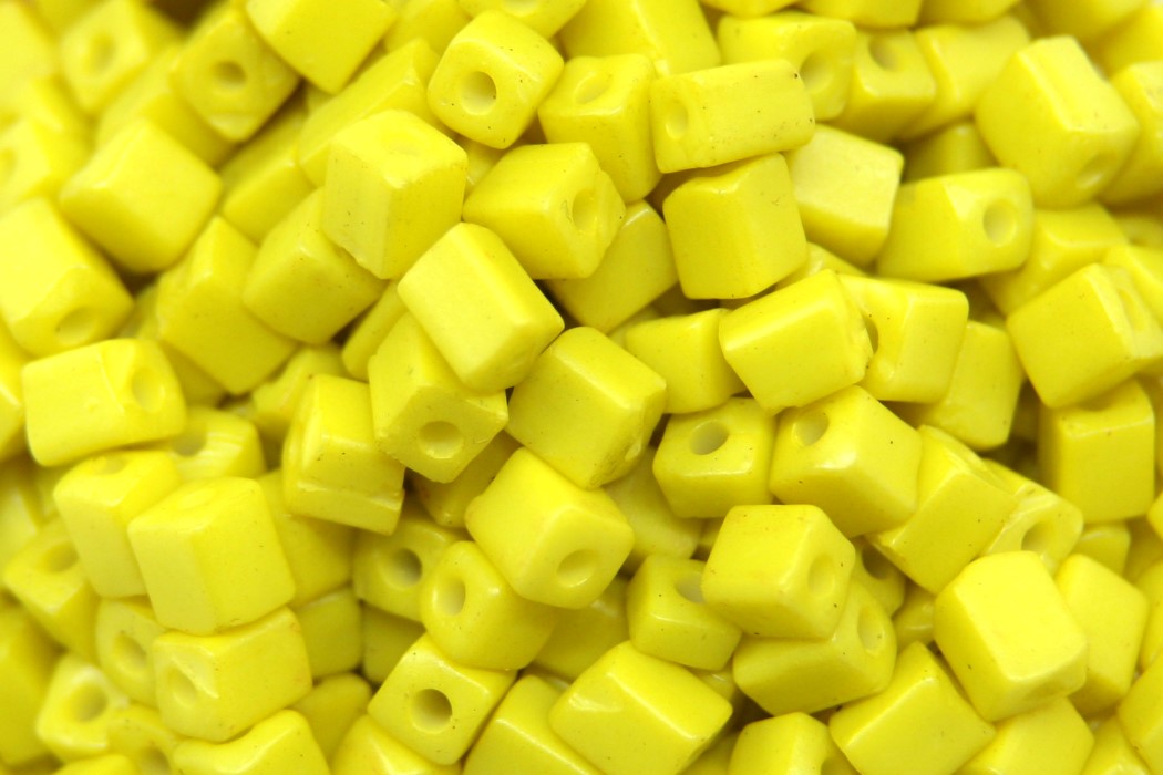 Seed beads, glass, cube, 3-7mm, Yellow, 25 gr