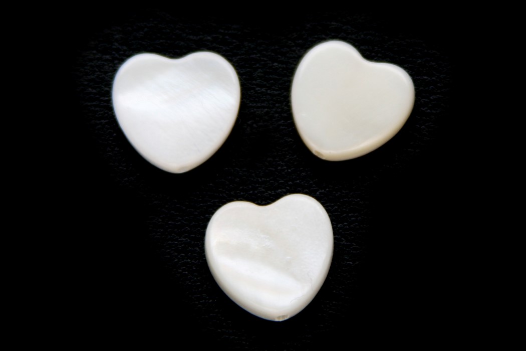 Heart shaped mother of pearl bead, 10mm, White, 20 pcs